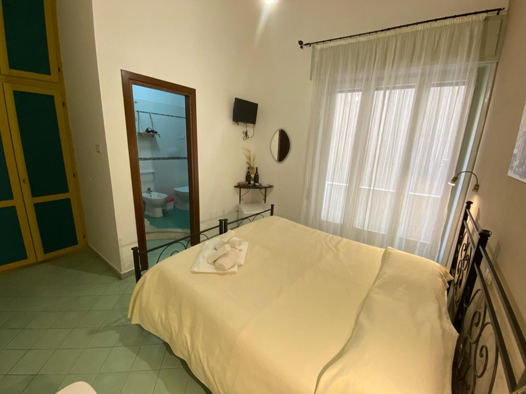 Double Room,1651741854:JPEG